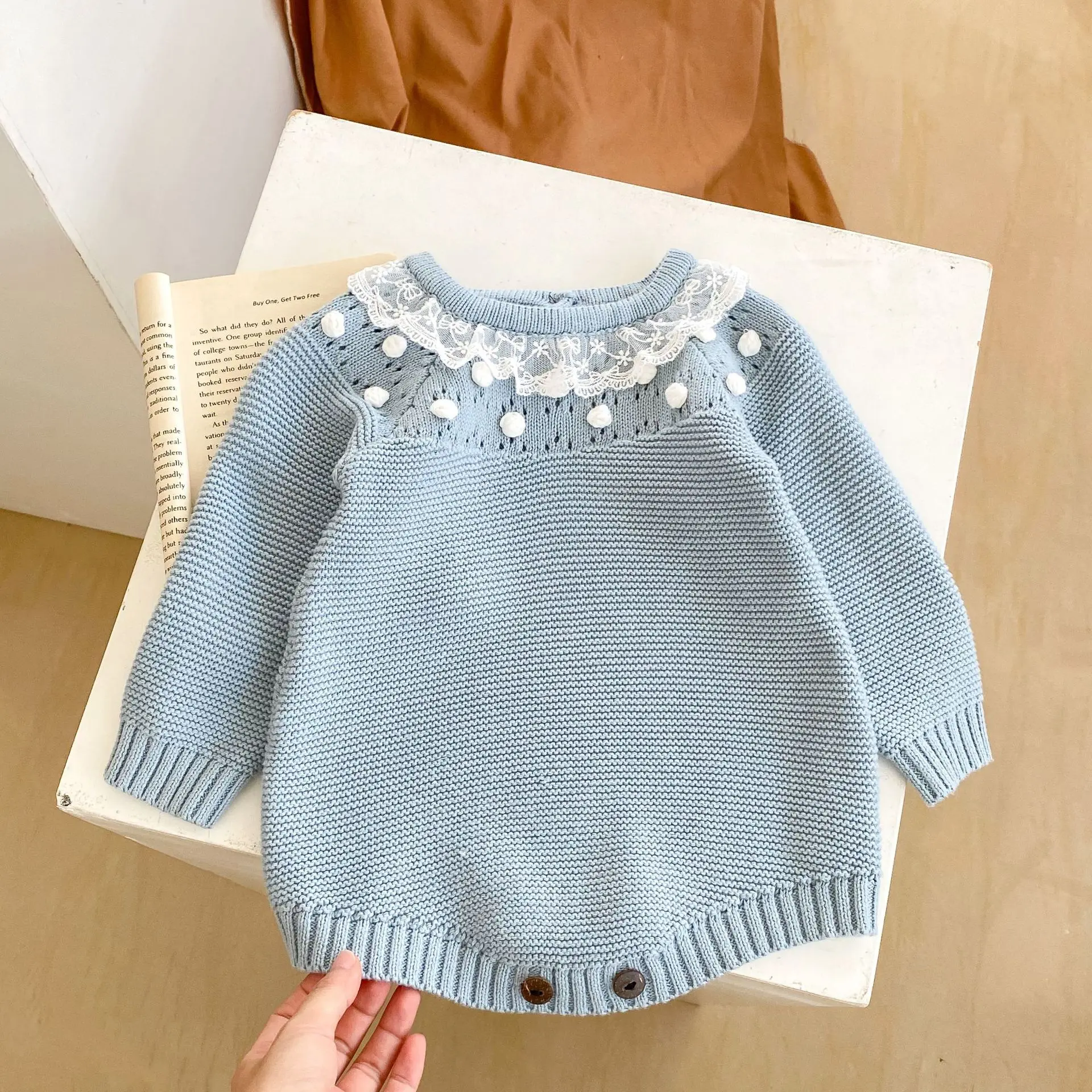 Spring and Autumn New Baby Girls Fashion Lace Collar Handmade Dotted Long Sleeve Sweetheart Round Neck Wrap Top+Optional Hat