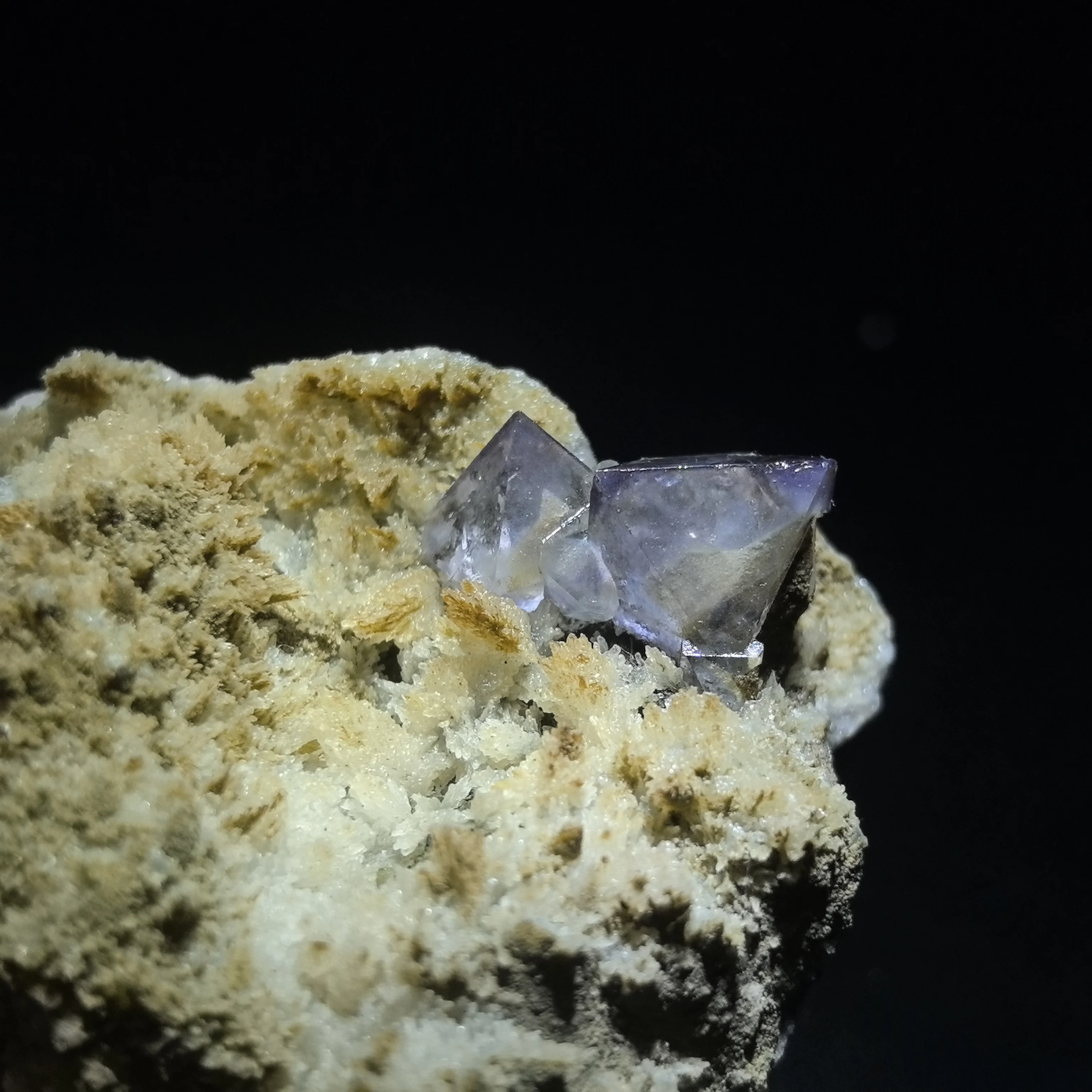 143.3gYaogang Xian fluorite mica crystal natural mineral crystal Phantom glassy fluorite specimen display collection