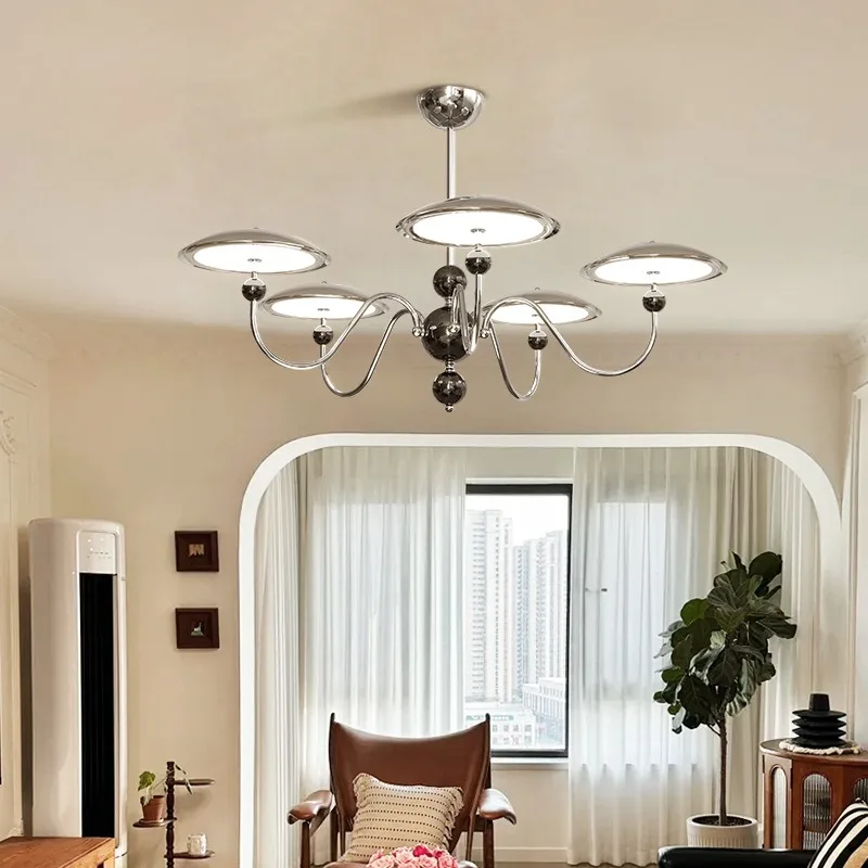 Light luxury minimalist French retro living room light, new creative flying saucer star track hall main light high-end medieval