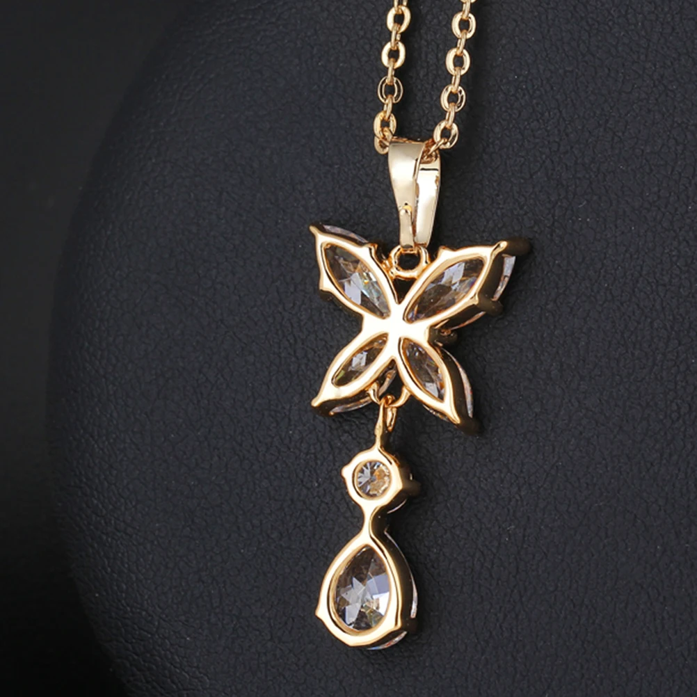 Women Necklace Elegant Micro-Inlay Hollow Temperament Dazzling Zircon Pendant Chain Golden Small Delicate Alloy