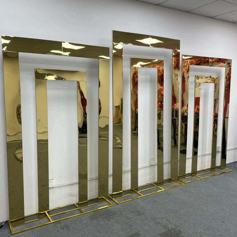 Doppeltüriger Hochzeitsbogen-Hintergrundrahmen für Hochzeitszeremonien im Innen- und Außenbereich - Gold/Silber Metallständer – Detail 3