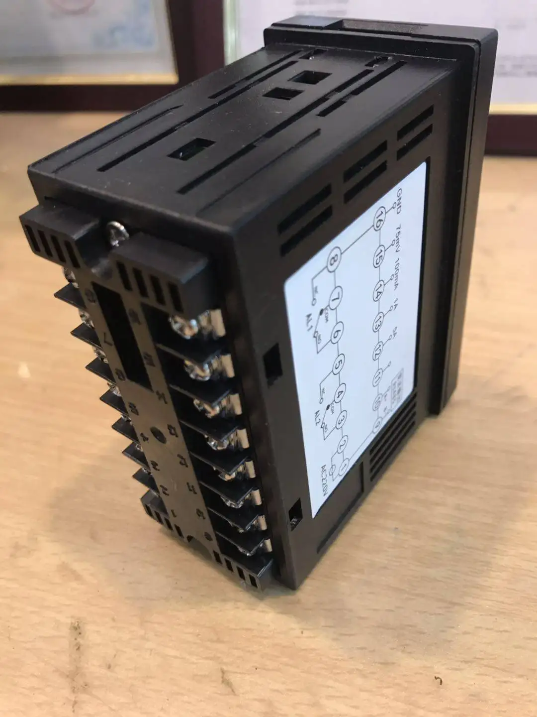 

RZA504 Устройство контроля тока Амперметр Защита двигателя Контроллер тока Таблица электрического мониторинга