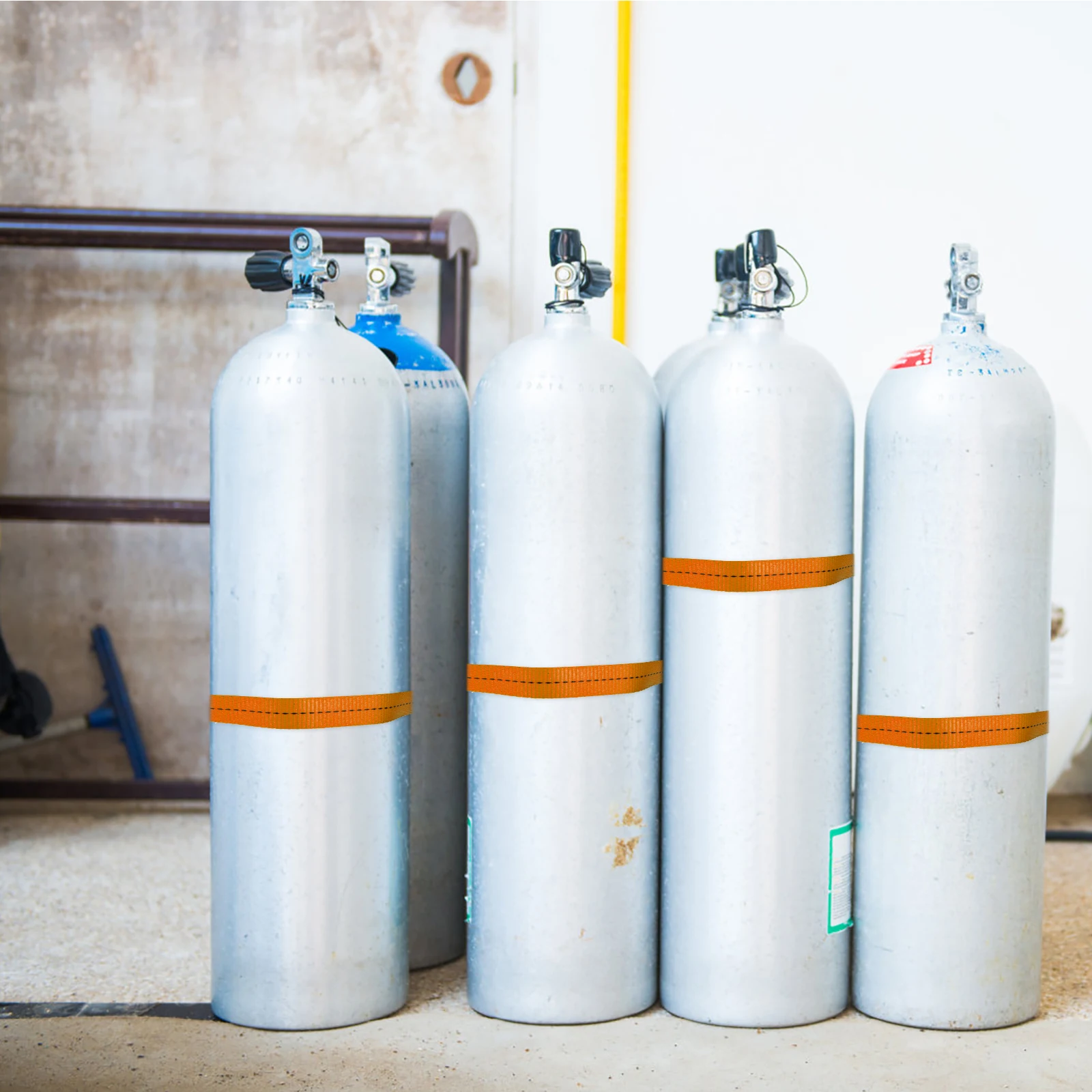 

Propane Tank Holder Gas Cylinder Bracket 40L Durable Wall Mounted Mount Safety Strap Stable Strong Propane Tank Holder