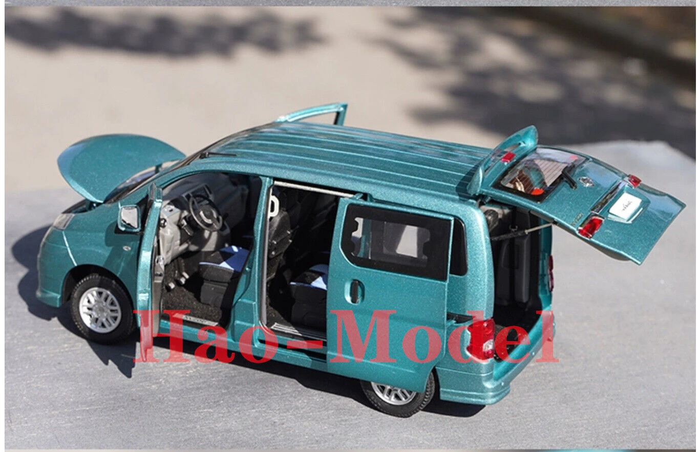 1/18 لنيسان NV200 MPV نموذج سيارة سبيكة دييكاست المعادن بنين بنات لعب الاطفال الهدايا هواية عرض الحلي جمع سماوي