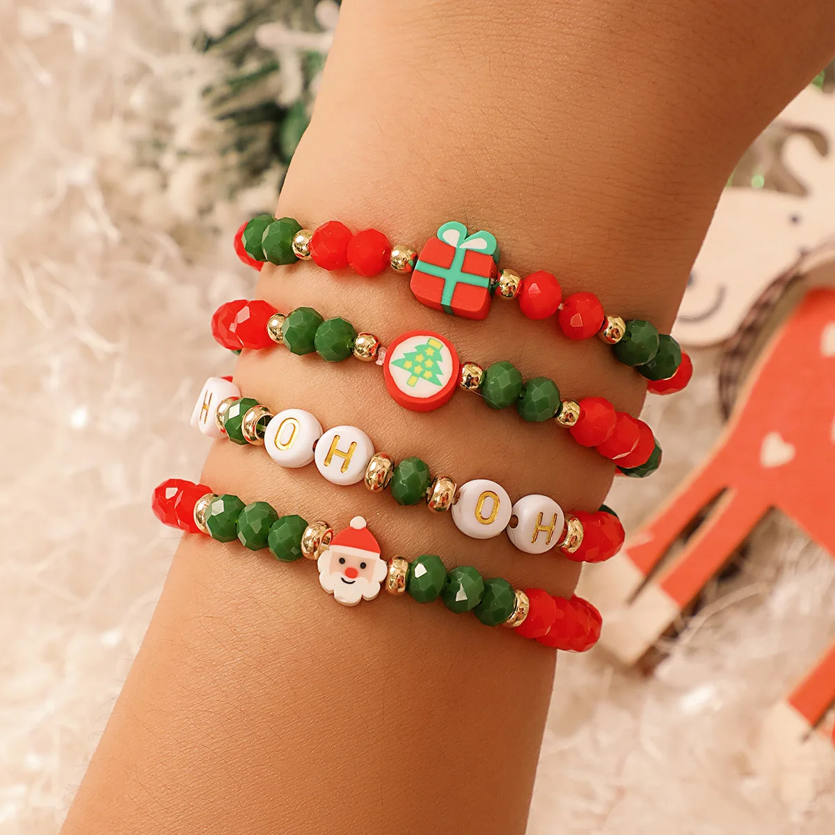 Christmas Soft Ceramic Elastic Bead Set Bracelet Cartoon Snowman Versatile Bracelet Suitable For Parties And Holidays Gifts