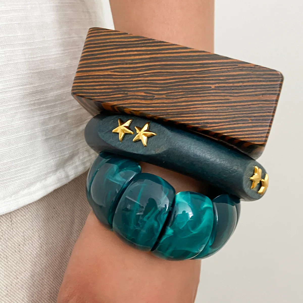 Retro Brown Wooden Bracelets Bangles for Women Irregular Geometric Smudged Oval Acrylic Wide Bangles Punk Wristband Jewelry Gift