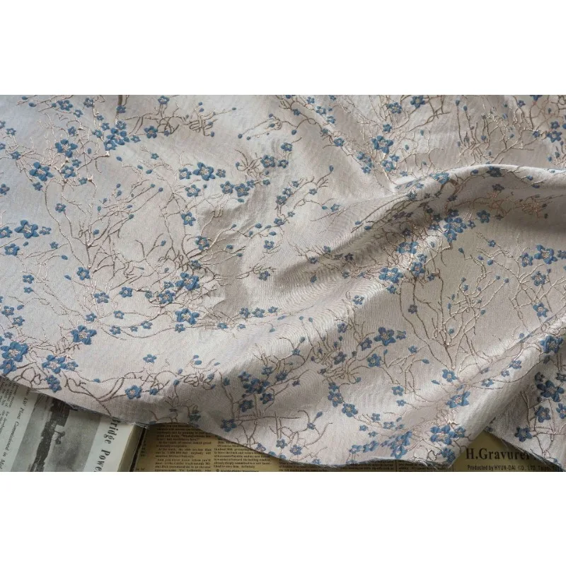 Imagem -05 - Tecido Jacquard Feminino de Quatro Estações Seda Dourada em Relevo Pequena Flor Vermelha Vestido Endurecido Moda Elegante Decoração Ambiente