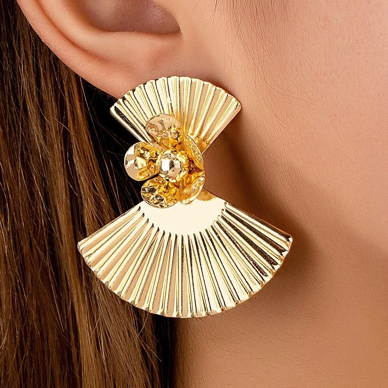 European Golden Metal Drop Earrings Sector Flower Dangle Earring for Women Geometric Personality Vintage Semicircle Jewelry Gift