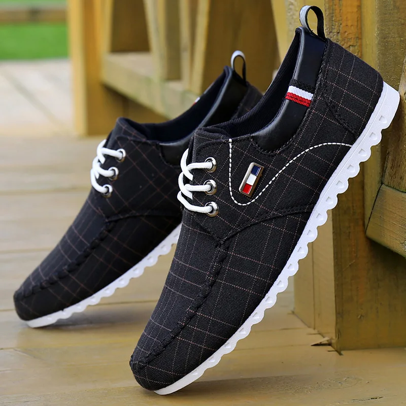 Hot Men Casual Shoes Brand Breathable British Mens Sneakers 2023 Fashion Lace Up Soft Flats Driving Shoes White Black Peas Shoes