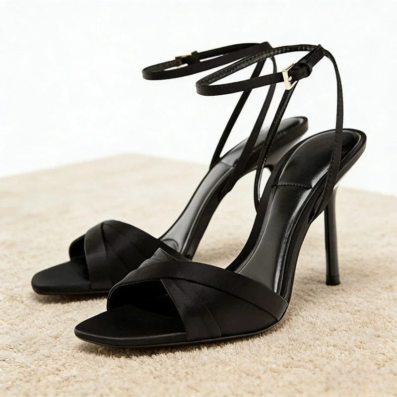 

Роскошные атласные босоножки на тонком каблуке, женские пикантные туфли с открытым носком и ремешком на щиколотке, с пряжкой, элегантные дизайнерские свадебные туфли на высоком каблуке для банкетного платья
