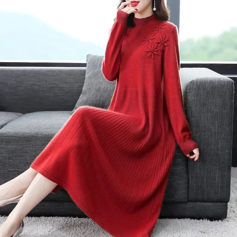 

2024 New Stylish and Noble Long Embroidered French Bottoming Sweater Skirt Wide Lady Covered Belly Warm Dress E144