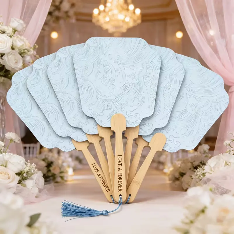 leque-de-mao-personalizado-azul-claro-em-formato-de-onda-leque-de-casamento-com-cabo-de-bambu-gravado-personalizado-ideal-para-chas-de-panela-e-lembrancinhas-para-convidados-lembrancinhas-de-festa-de-casamento-para-decoracoes-e-presentes-de-casamento-com-cores-aleatorias-de-franjas