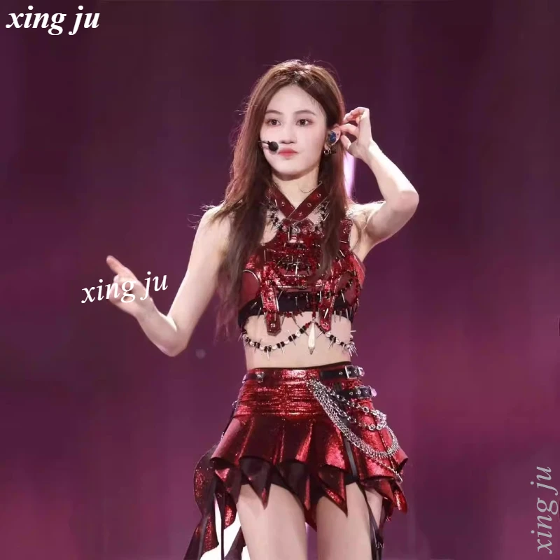Xing Ju Damen Sängerin Jazz-Tanzkostüm Hip-Hop Nieten Quasten Neckholder-Top Sexy Unregelmäßiger Rock Kpop-Outfit Bühnenkostüm