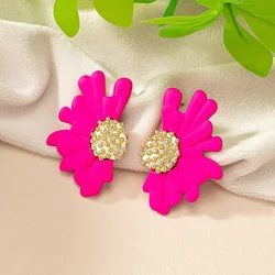 Retro Exaggerated Irregular Flower Metal Earrings for Women Party Gift Holiday Fashion Jewelry Ear Accessories DE046