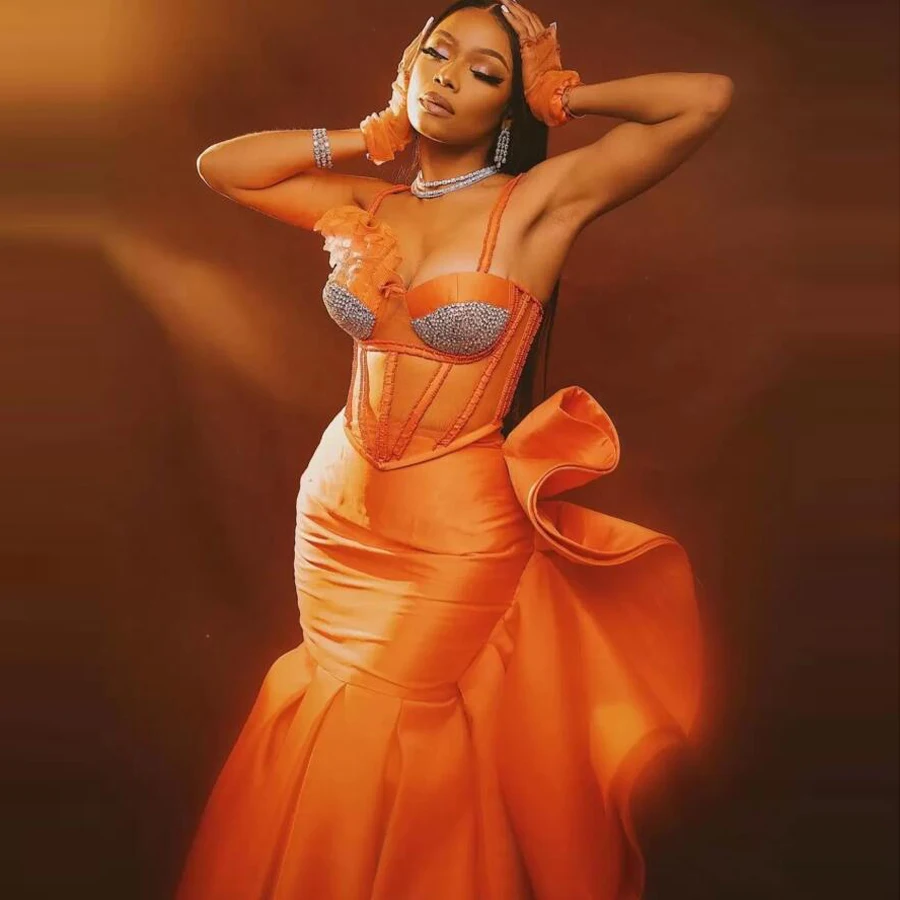 Oranje Prom Dresse Met Spaghettibandjes Kralen Pailletten Formele Mermaid Verjaardag Jurk Tiered Satin Afrikaanse Vrouwen Avondjurken