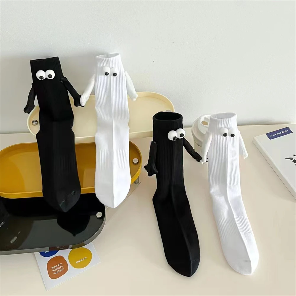 Ins Fashion Funny Creative 3D Magnetically Attracted Hands Black White Cartoon Big Eyes Couples Socks Club Celebrity Dropship