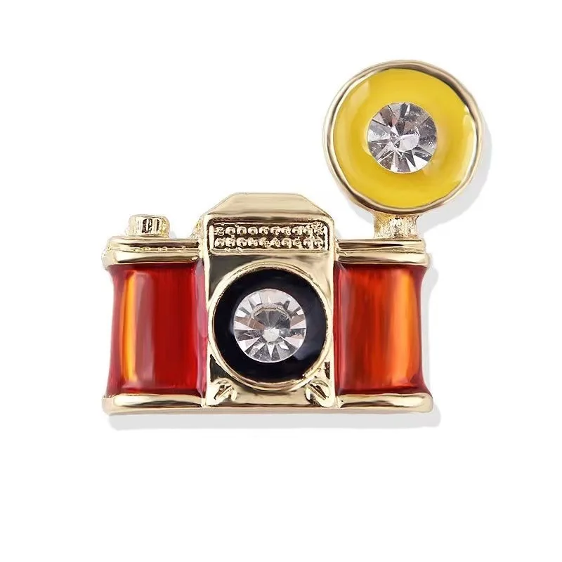 Retro oil drop electroplating color preserving enamel inlaid diamond camera sewing machine brooch and brooch manufacturer