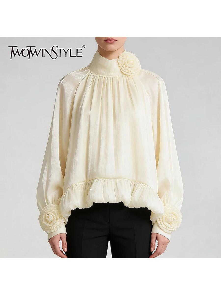

Новая женская блузка TWOTWINSTYLE: однотонная, свободного кроя, с 3D-цветами, повседневная, с воротником-стойкой, длинными рукавами, пэчворк, оборками
