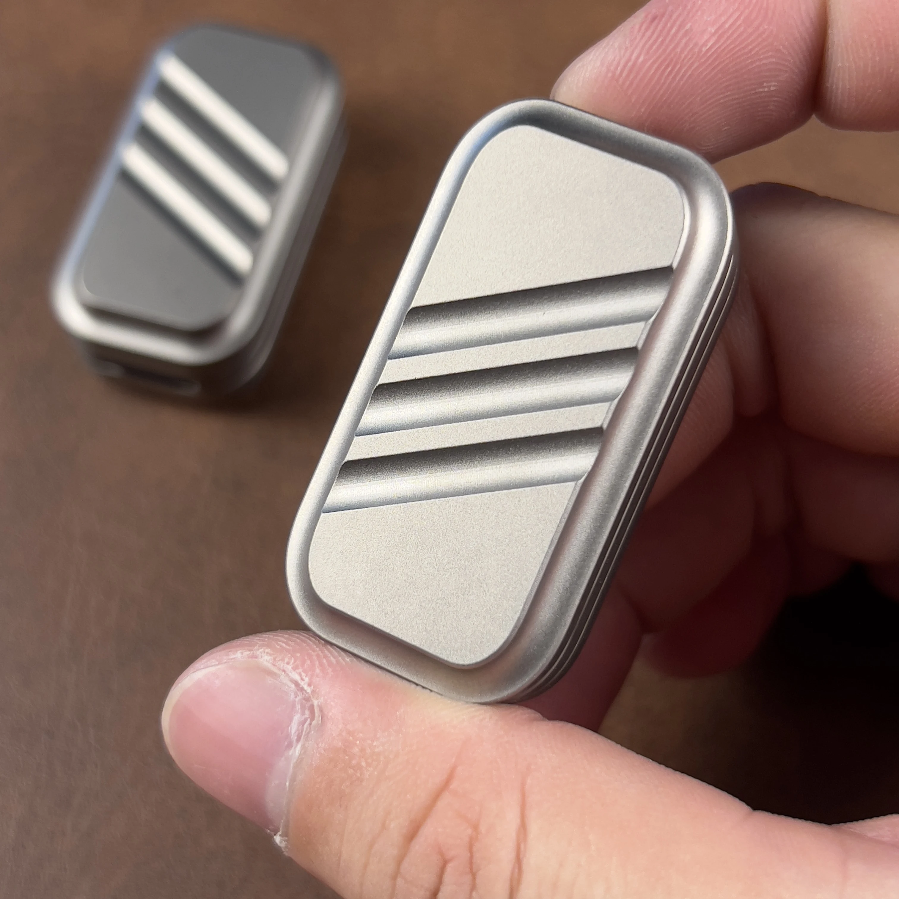 Liga de titânio tc4 li yi açúcar edc brinquedo de compressão mecânica magnética camada intermediária confortável sensação de mão elástica