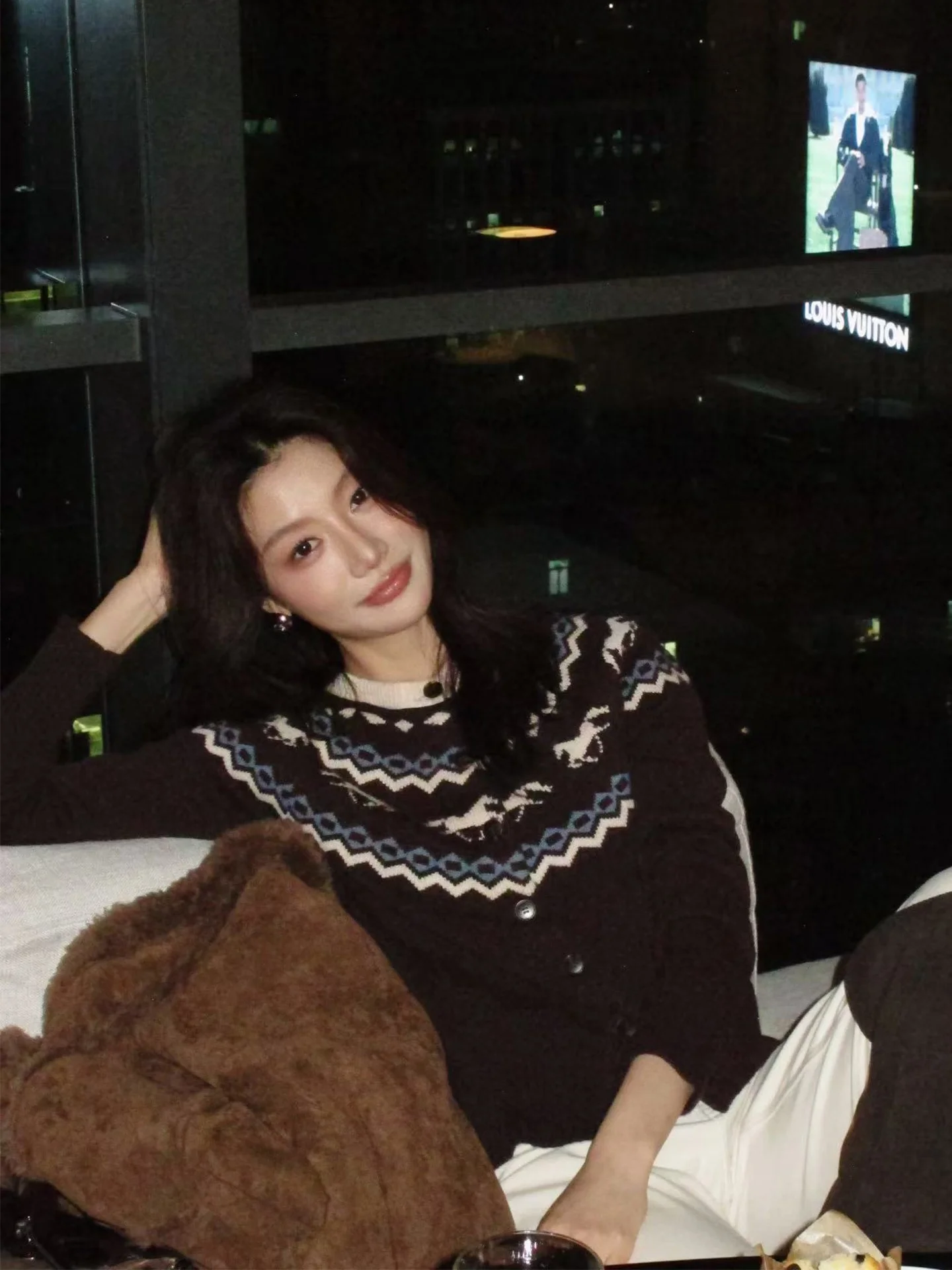 

Retro Loose Wool Knitted Sweater Women's round Ne Single Button New Year's Sweater Dragon Xi Er Flower Pattern D289