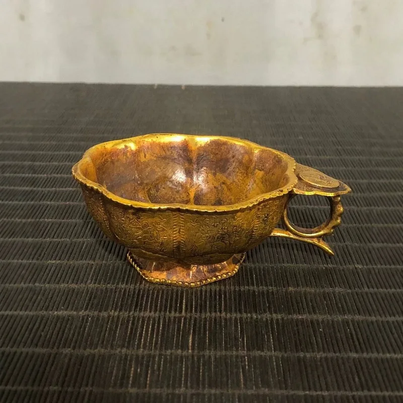Vintage gilded copper petal ornament, gold bowl craft for office, study, living room, display shelf, and counter decoration