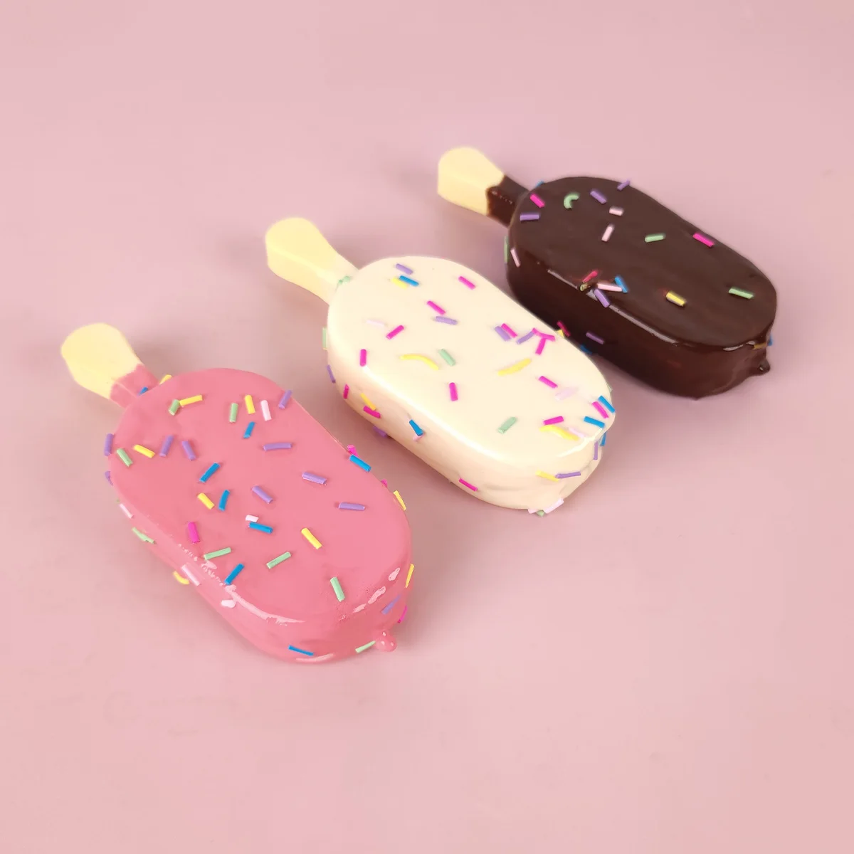 Künstliche Lebensmittel-Dekorationen: Eis am Stiel, Eiscreme, Dessert, Kuchen - Niedliche Süße DIY-Deko für Feiertage, Fotografie-Requisiten und Geschenke – Detail 4