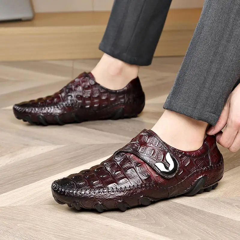 

Crocodile Pattern Retro Casual Leather Shoes for Men Business Formal Loafers Fashion Handmade Designer Gentlmen Soft Moccasins