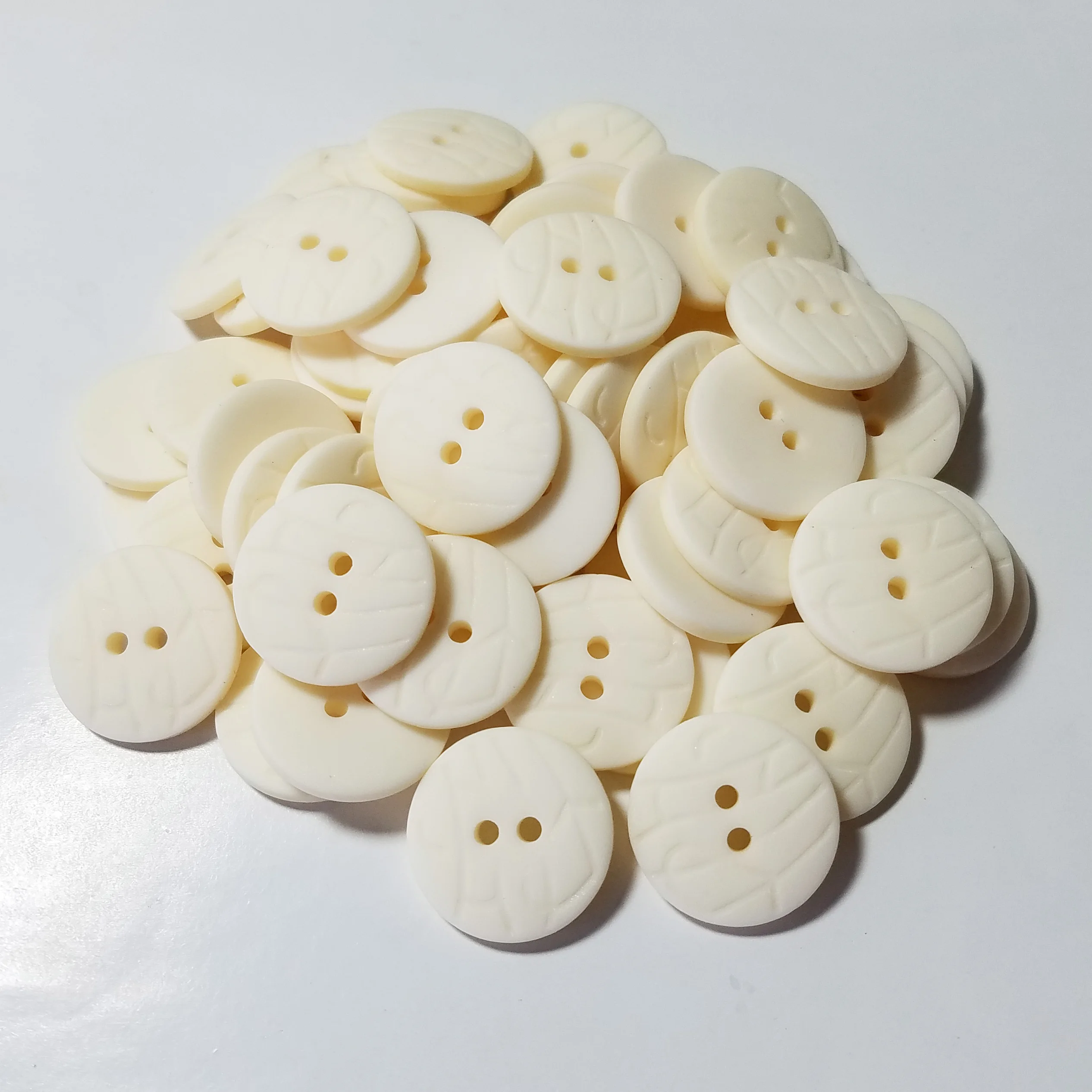 Wood buttons 2-holes or 4 holes round  buttons 50pcs/lot for sewing clothing accessories DIY