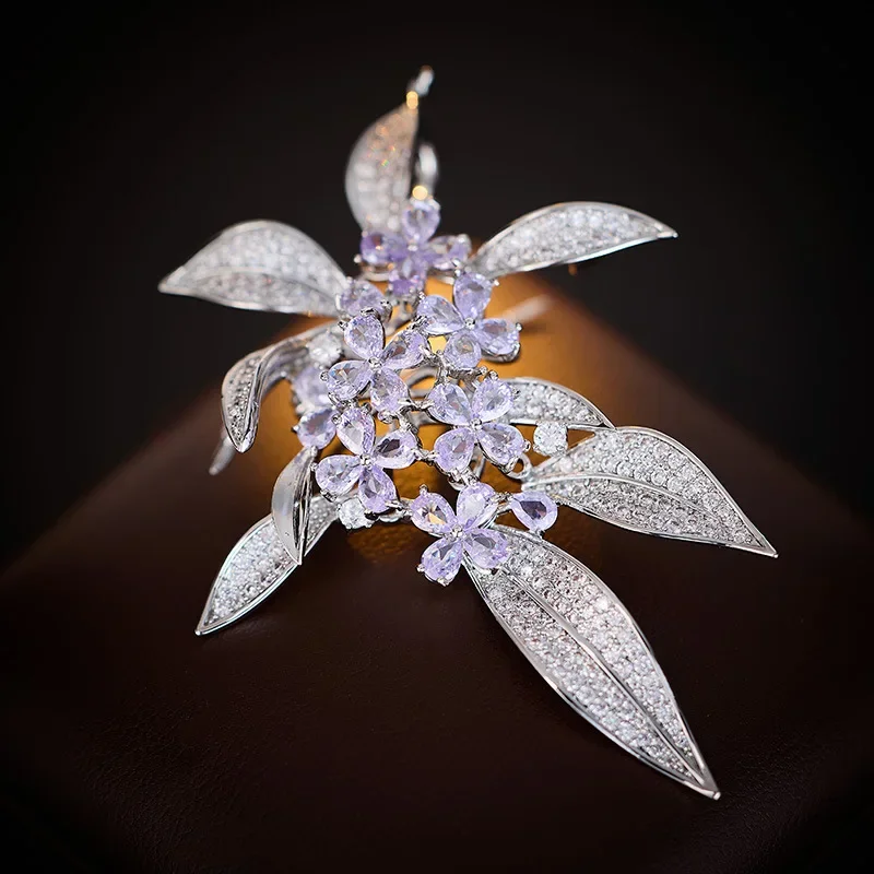 

A high-end and elegant osmanthus brooch with a sense of design, a fashionable pin, and a cheongsam accessory