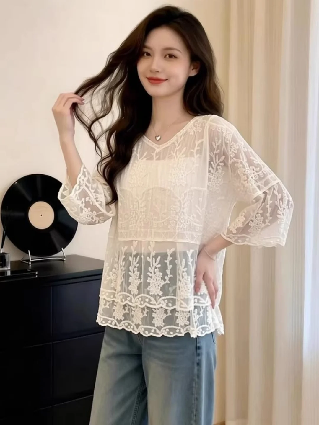 

Sweet Style Loose Fit Thin Lace Shirt Women's Summer Sun Protection Cover up Seven Sleeve Women Casual Style Fashion