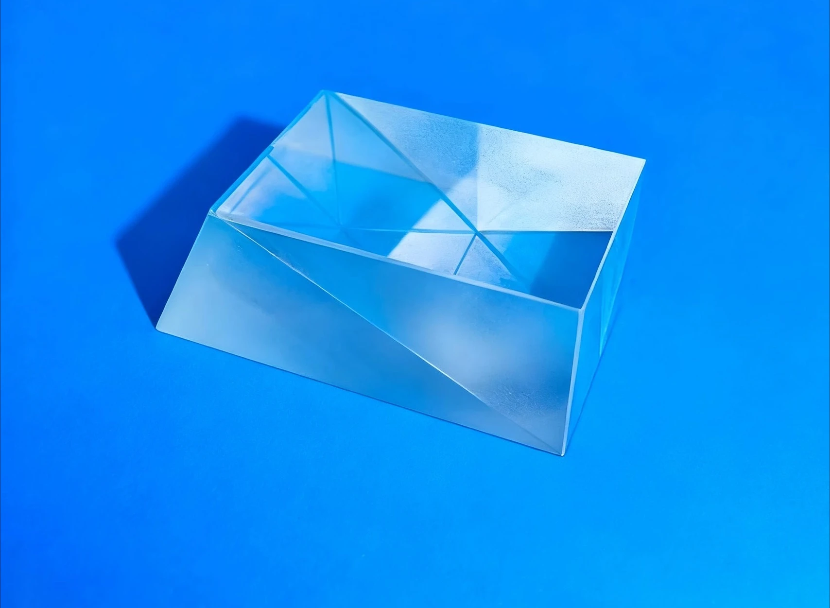 المنشور المجهر ثلاثي العينيات المنشور الأسمنتي فواصل شعاع المجهر المستخدمة في الأدوات البصرية