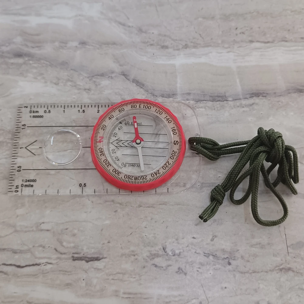 بوصلة مضيئة للرحلات، بوصلة مقاومة للصدمات، أدوات سفر عالية الدقة ومتعددة الوظائف مع مكبر للبقاء على قيد الحياة