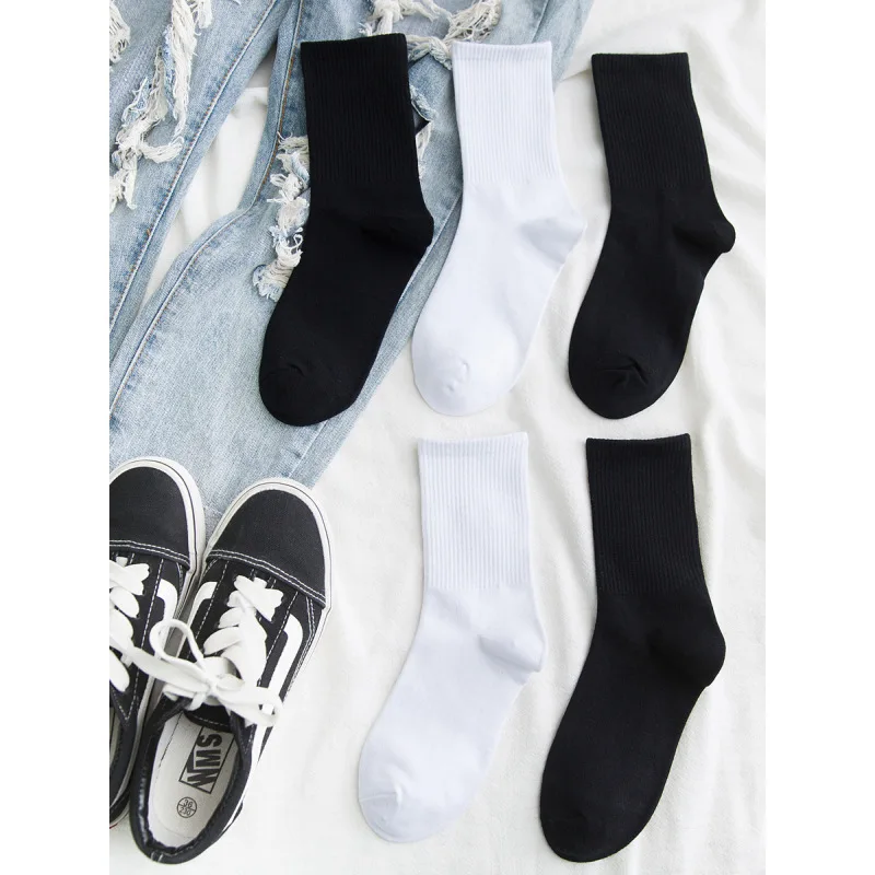 6 Pairs Middle Tube Socks For Men And Women Solid Colour In White and Black Fashion Sweat Absorption Breathable and Casual