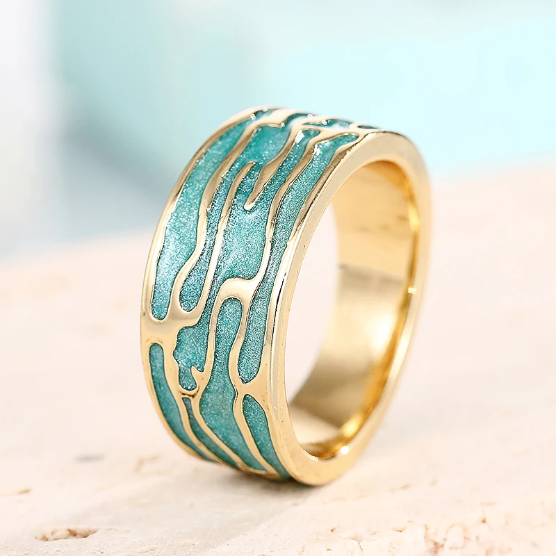 Huitan Vintage Wave Design Rings with Green Enamel Charming Luxury Gold Color Accessories for Women Stylish Modern Party Jewelry