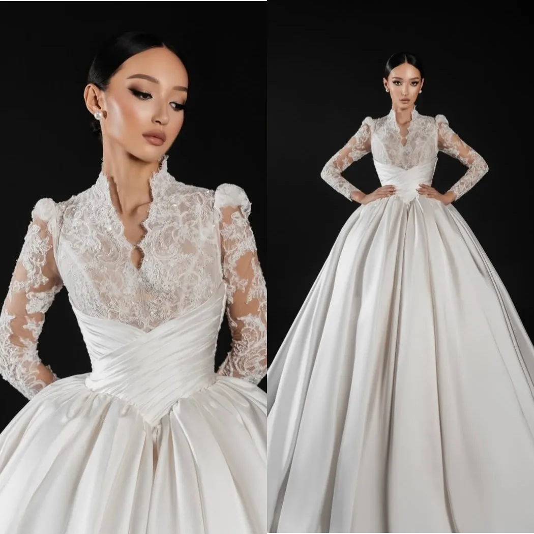 Luxury Ball Gown Wedding Dresses Long Sleeves Appliques Lace Bridal Gowns Sweep Train Lace-Up Back Customized Robe De Mariée