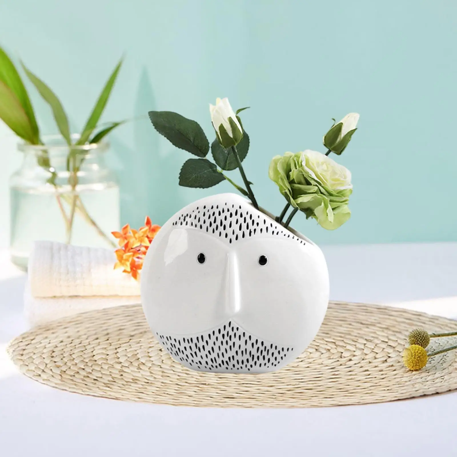Human Face Shaped Vase Creative Elegant Modern Gift Collectible Ceramic Planter for Indoor Wedding Party Restaurant Desktop Home