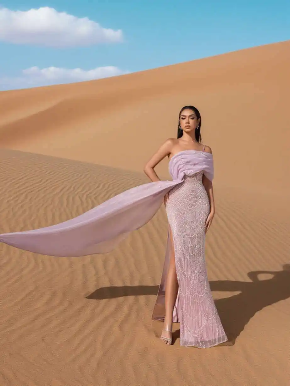 فساتين سهرة وردية مذهلة مصممة بنمط خاص بدون أكمام مع ترتر بفتحة عالية فستان حفلة موسيقية بطول الأرض حسب الطلب