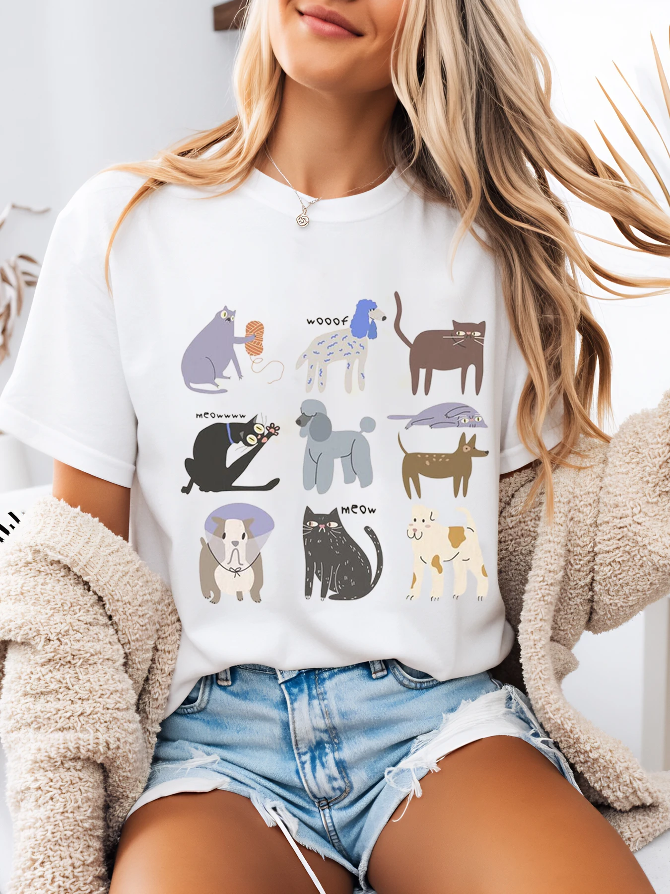 Camiseta feminina de manga curta com estampa de gato e cachorro com texto Halloween, roupa casual branca plus size