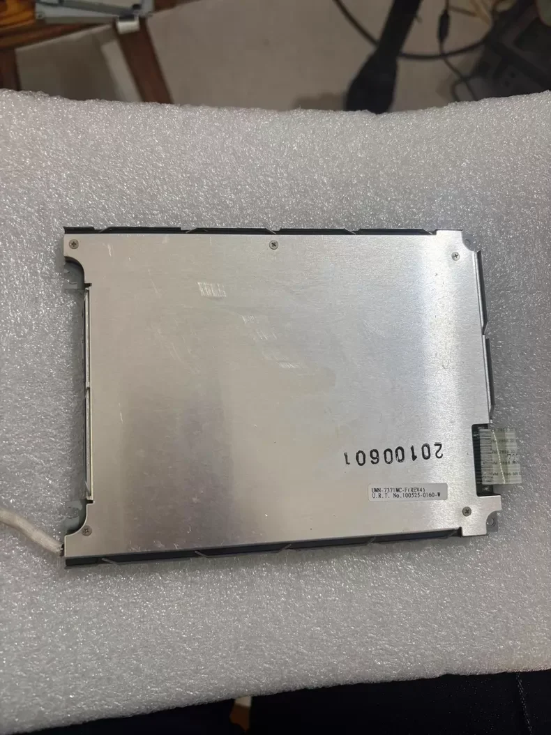 display-a-cristalli-liquidi-umn-7371mc-f-da-57-pollici