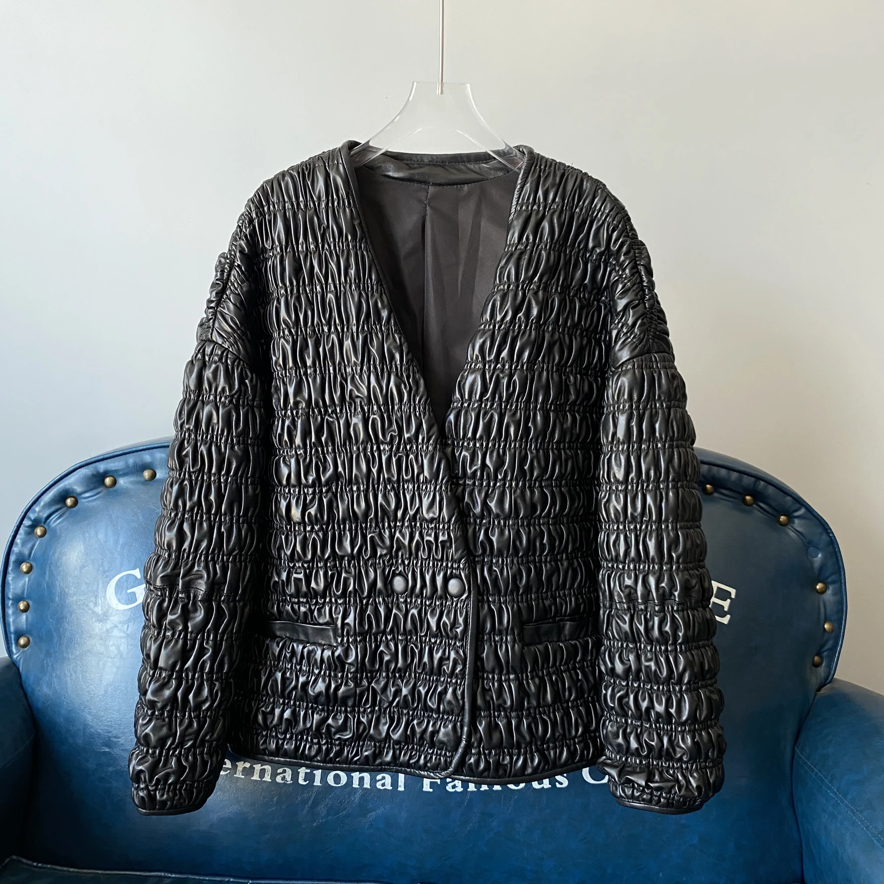 ヨーロッパ製 スエード本革 ジャケット コットン裏地付き 暖かい スリムフィット ラウンドネック キルティング柄 冬用アウター