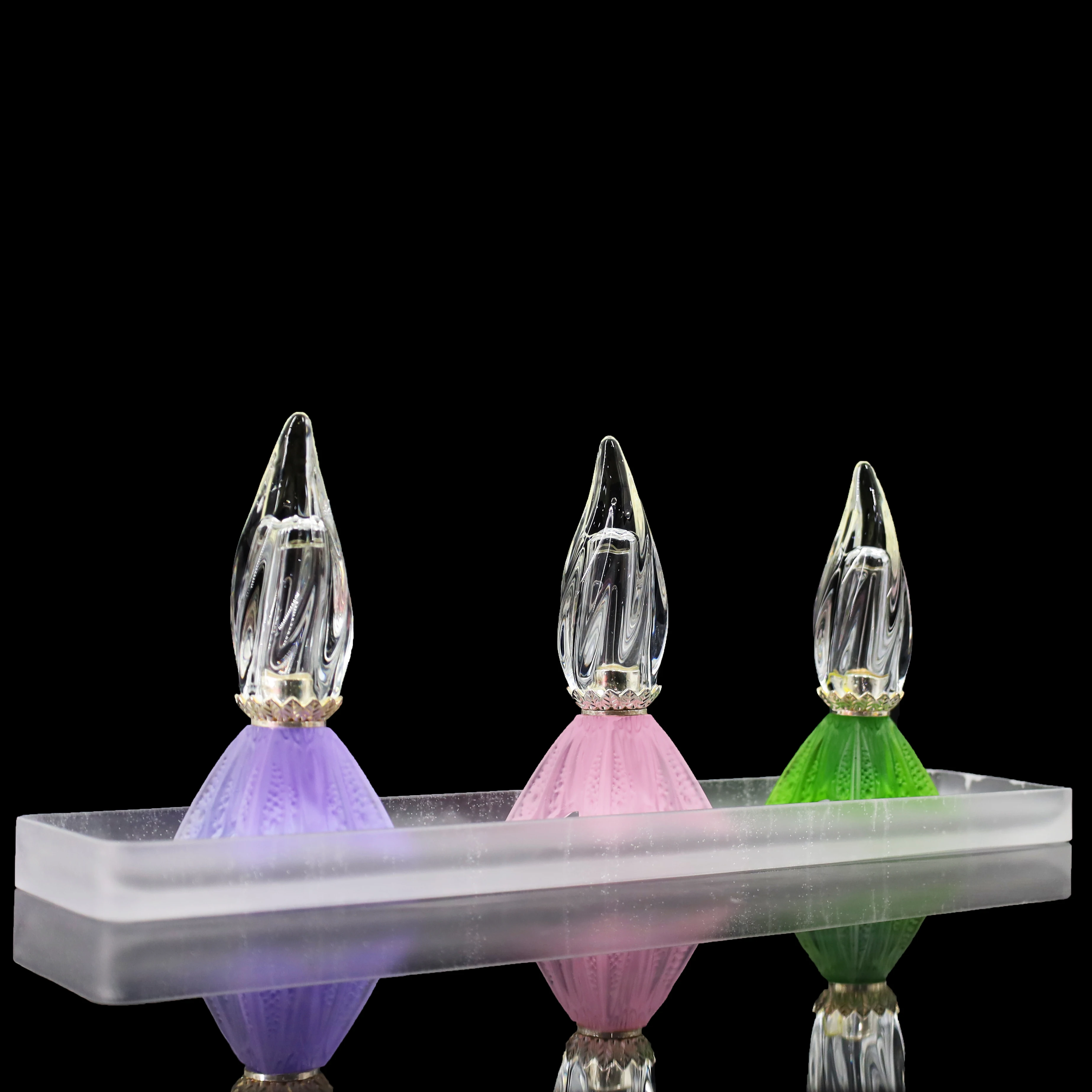 

Manufacturer Wholesale Rose Perfume Bottle Liuli Butterfly Burner Crystal Crafts Home Decoration Set