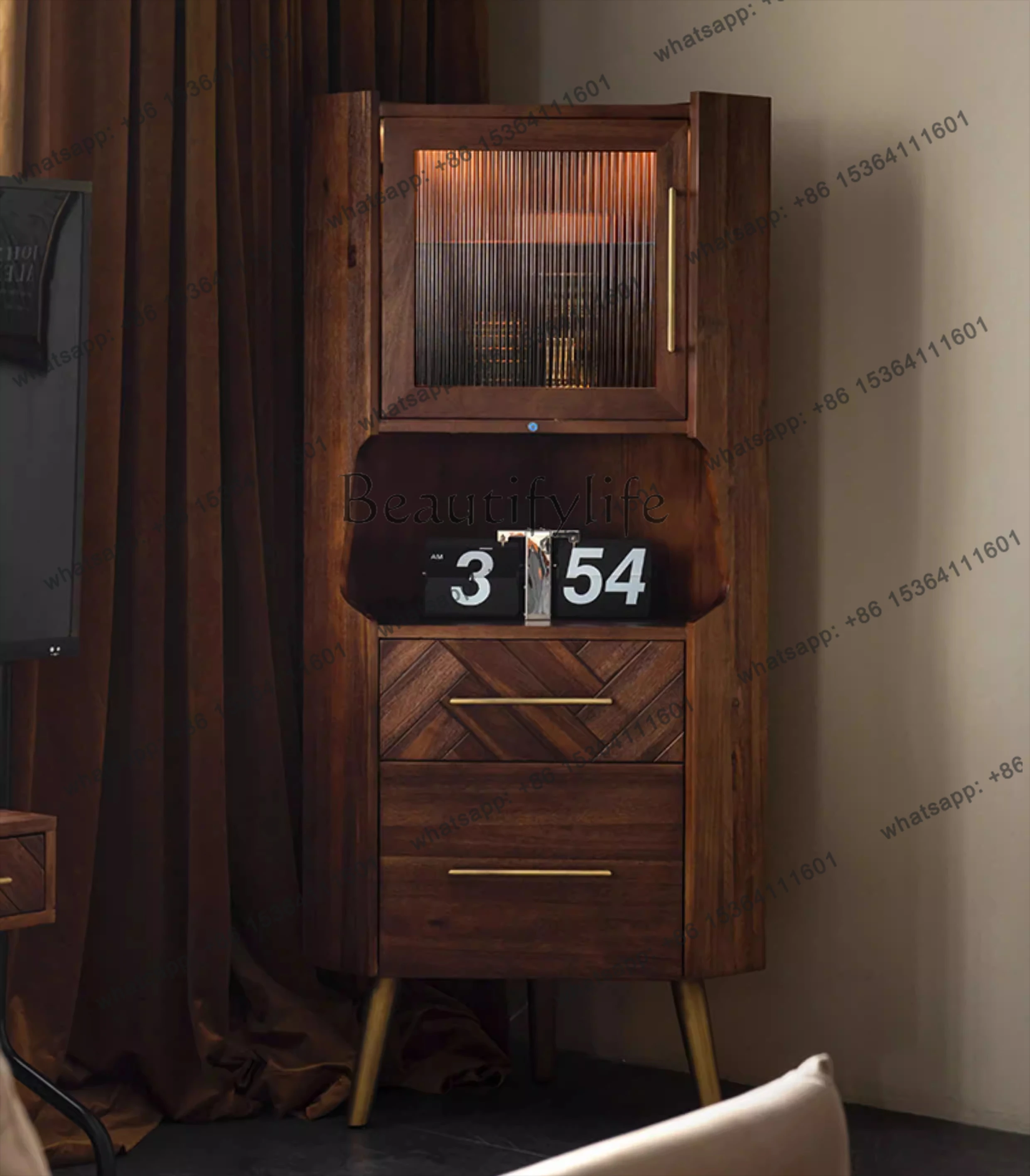 

Угловой шкаф из массива дерева, треугольный, для гостиной, настенный, в стиле лайт-люкс, ретро-стеллаж для хранения и демонстрации, винный шкаф