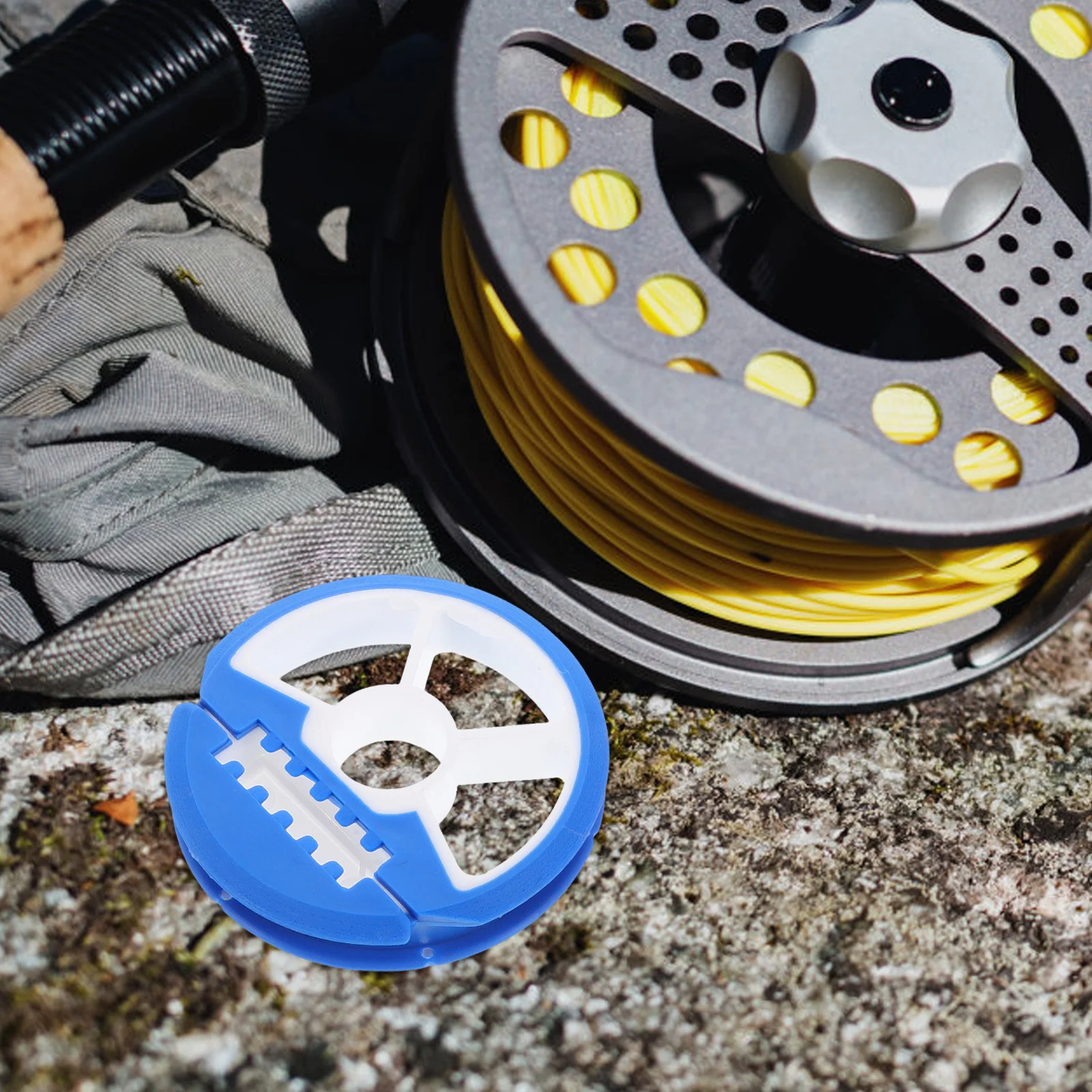 1 Pack of Practical Silicone Fishing Line Bobbin Spools Round Shape Fishing Line Reels Fishing Tackle Accessories with Storage B