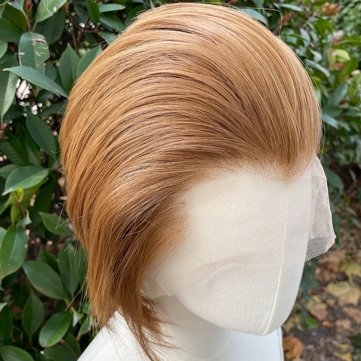 Widow's Peak Honingbruine Synthetische Pruiken voor Mannen 13x4 Lace Front Pruiken Korte Bob Cut Cosplay Pruiken voor Vrouwen 150% Dichtheid Lijmloos