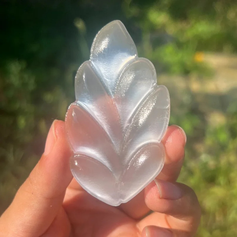 

1pc Natural Selenite leaves Carving Ornament - Elegant Handcrafted Detailing, Smooth Translucent White Stone, Home Desktop