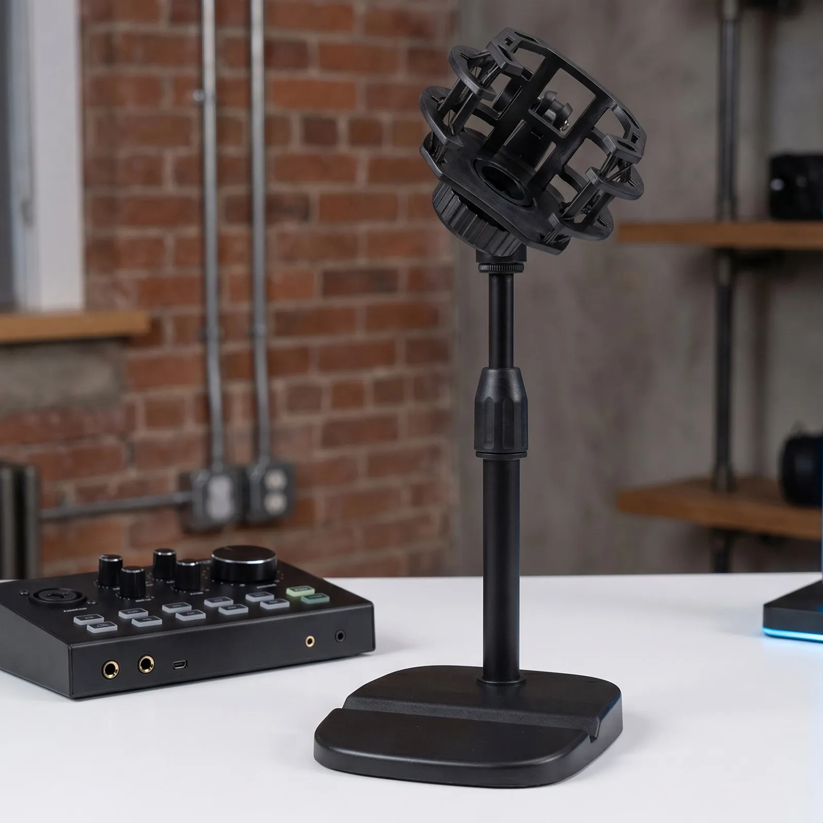 Shock Mount Desktop Microphone Stand Height Adjustable Table Mic Holder Riser for Podcast Studio Recording Streaming 2.2cm Dia