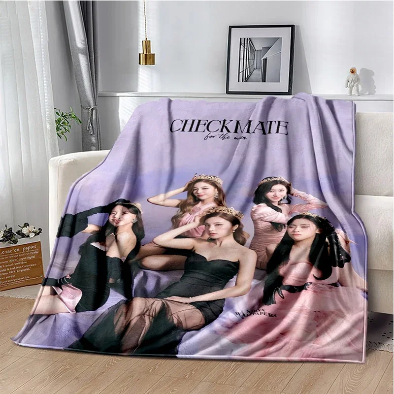 

Itzy-Korean Girl Singing Group Throws Blanket for girl Sofa Bedding Couch Hiking Picnic Super Soft Flannel Blanket birthday gift