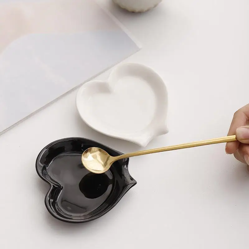Creative Heart Shaped Ceramic Spoon Rest Pad Coffee Spoon Holder Soup Ladle Rack Kitchen Utensils Tableware Organizer