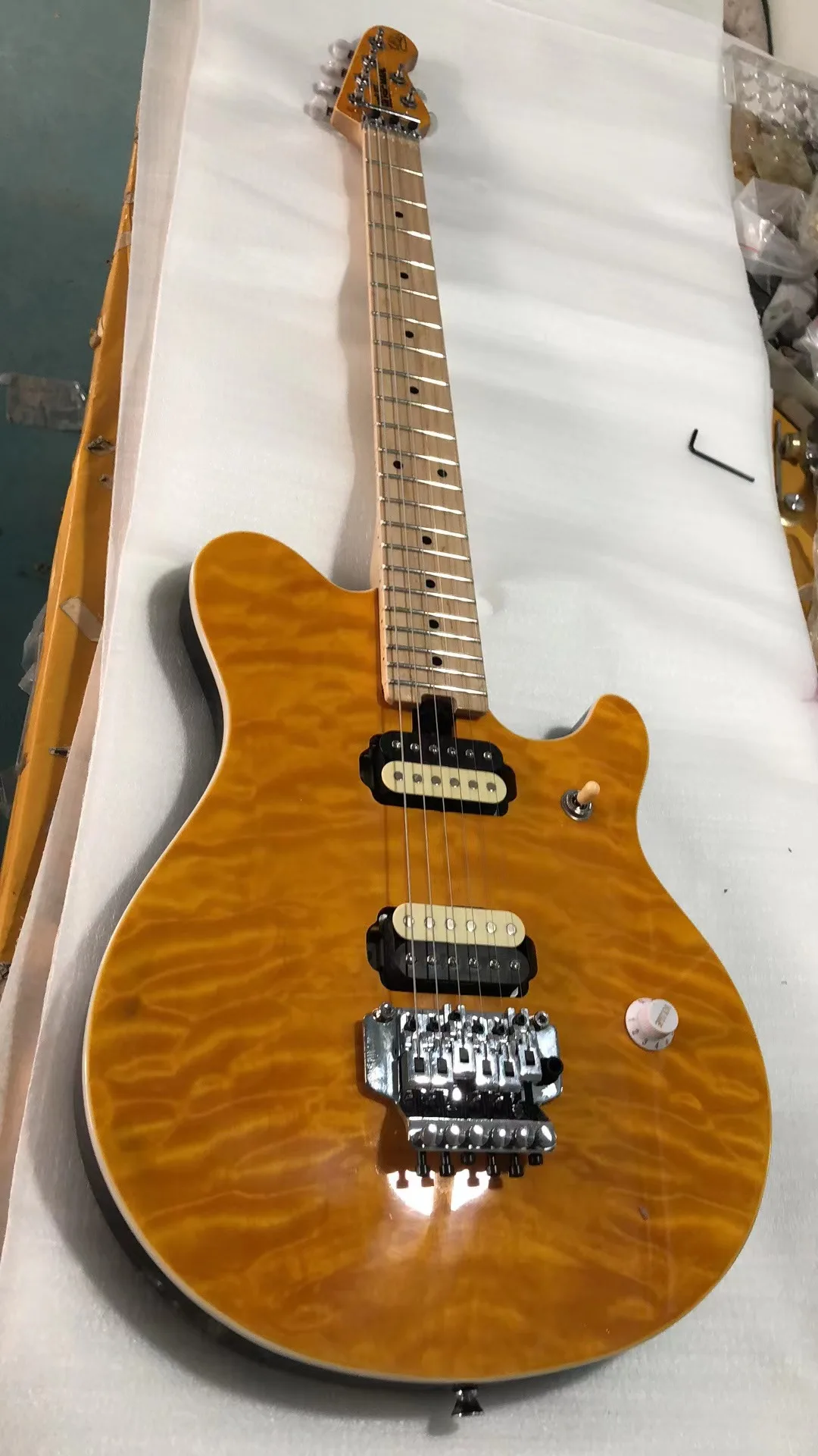 

High quality electric guitar 5 screw connection plates with signature
