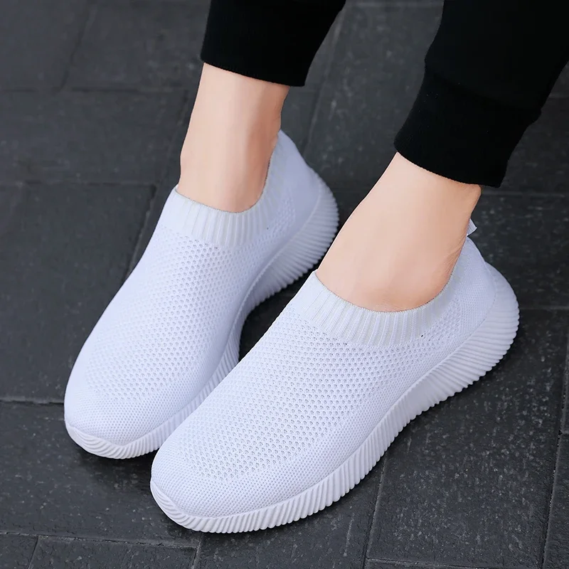 

Women's Fashionable Breathable Sports Shoes Elastic Walking Shoes with Cushioned Soles Suitable for Exercise and Street Style